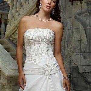 casablanca bridal 1904 dress diamond white ivory